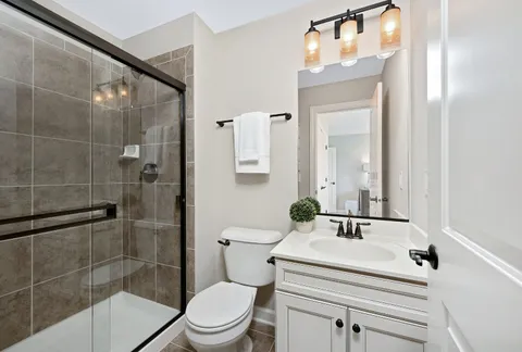 10 Creative Small Bathroom Design Ideas