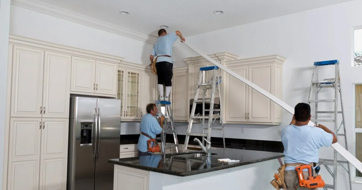  Construction: Installing crown molding